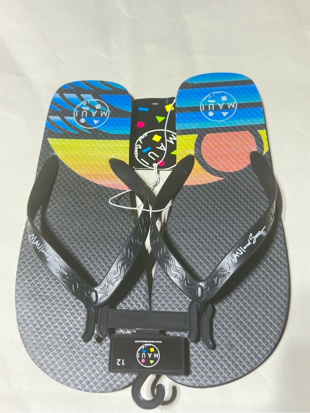 Maui & Sons Flip Flops – Size 12 – Black w/ Sunset Graphic – NWT